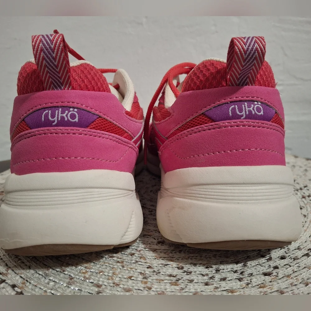 Ryka Women's Water Repellent Pink Athletic Shoes Size 8w.